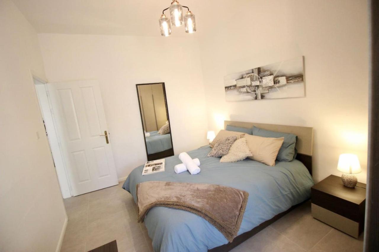 Gzira 3 Bedroom Apartment Exterior photo