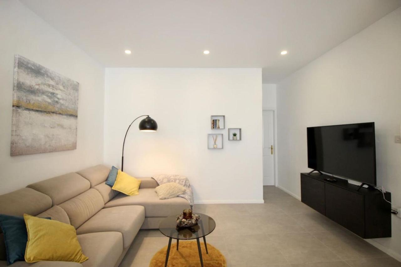 Gzira 3 Bedroom Apartment Exterior photo
